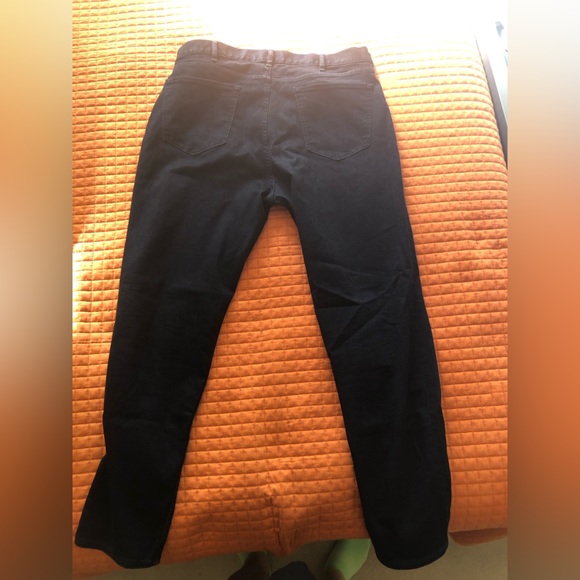 38/32 athletic tapered fit jeans - Picture 3 of 3